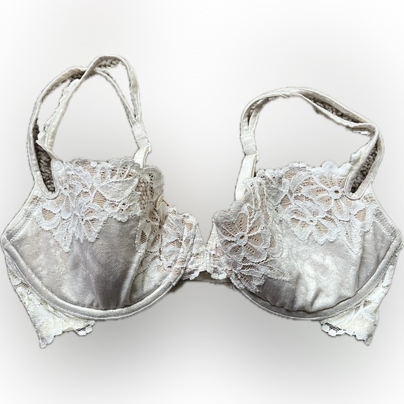 Victoria's Secret Other - Victoria Secret White Bra - 34D